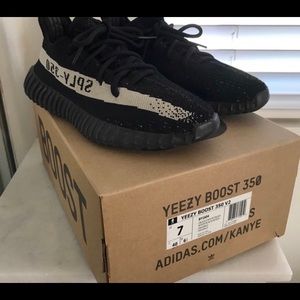 Yeezy boost 350 v2